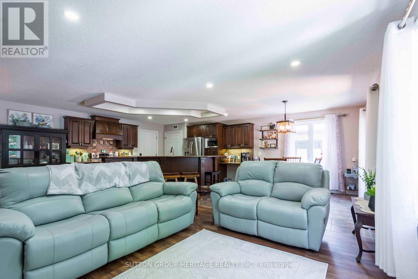 39 Lakewood Crescent, Quinte West, Ontario  K8V 5P4 - Photo 16 - X12221719