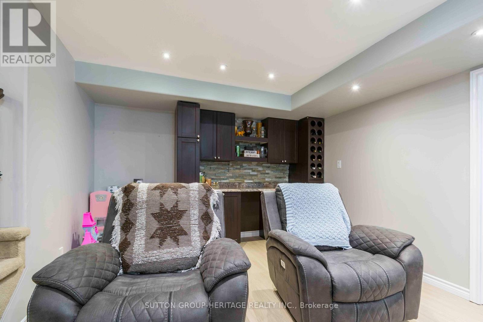 39 Lakewood Crescent, Quinte West, Ontario  K8V 5P4 - Photo 27 - X12221719