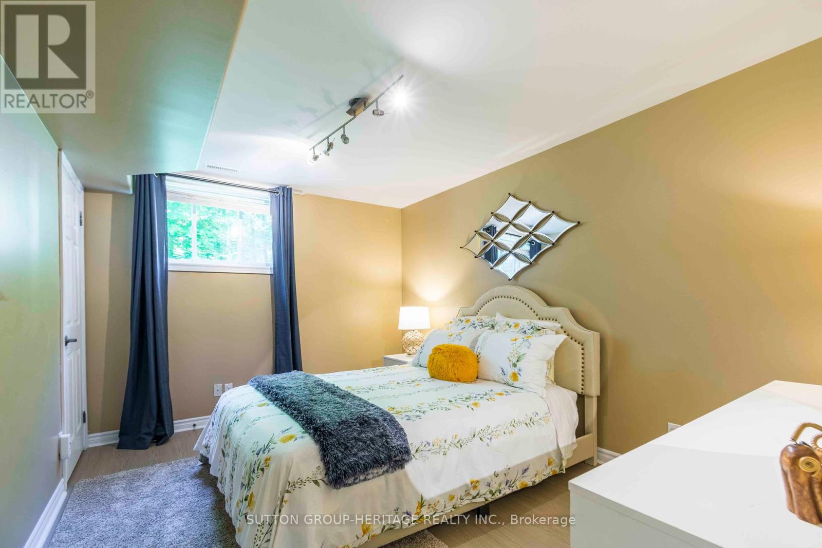 39 Lakewood Crescent, Quinte West, Ontario  K8V 5P4 - Photo 31 - X12221719