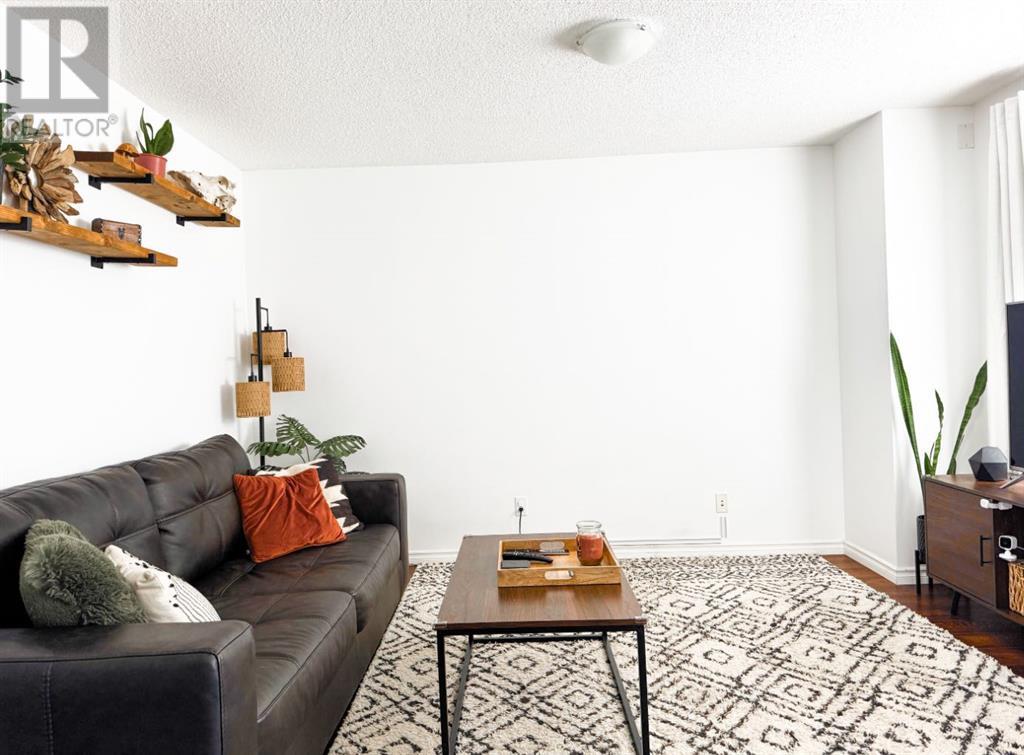 Property at 145 Covepark Crescent NE image 4