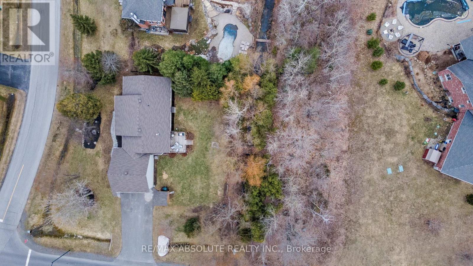 Property at 1601 SHAUNA CRESCENT image 4