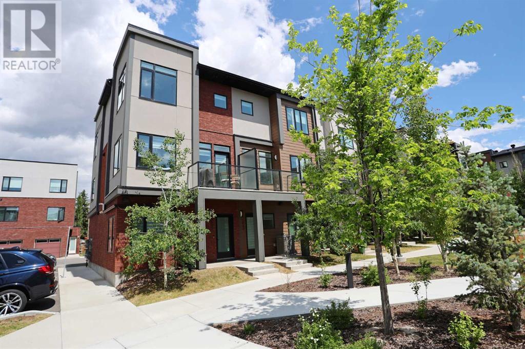 Property at 255 Greenbriar Common NW image 2