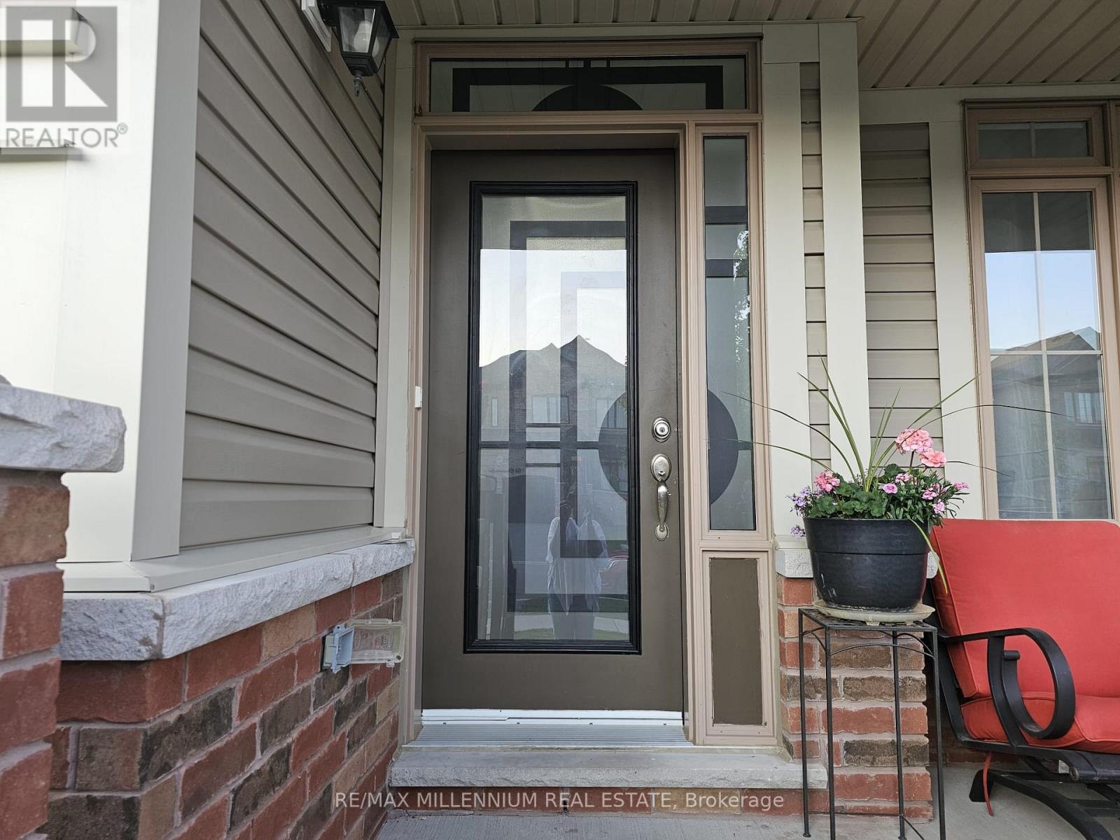 Property at 139 CROMBIE STREET image 4