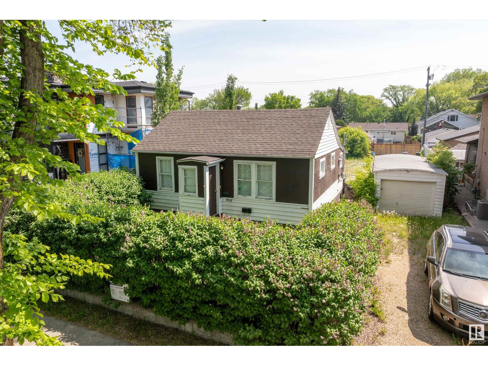 Property at 9715 154 ST NW image 3