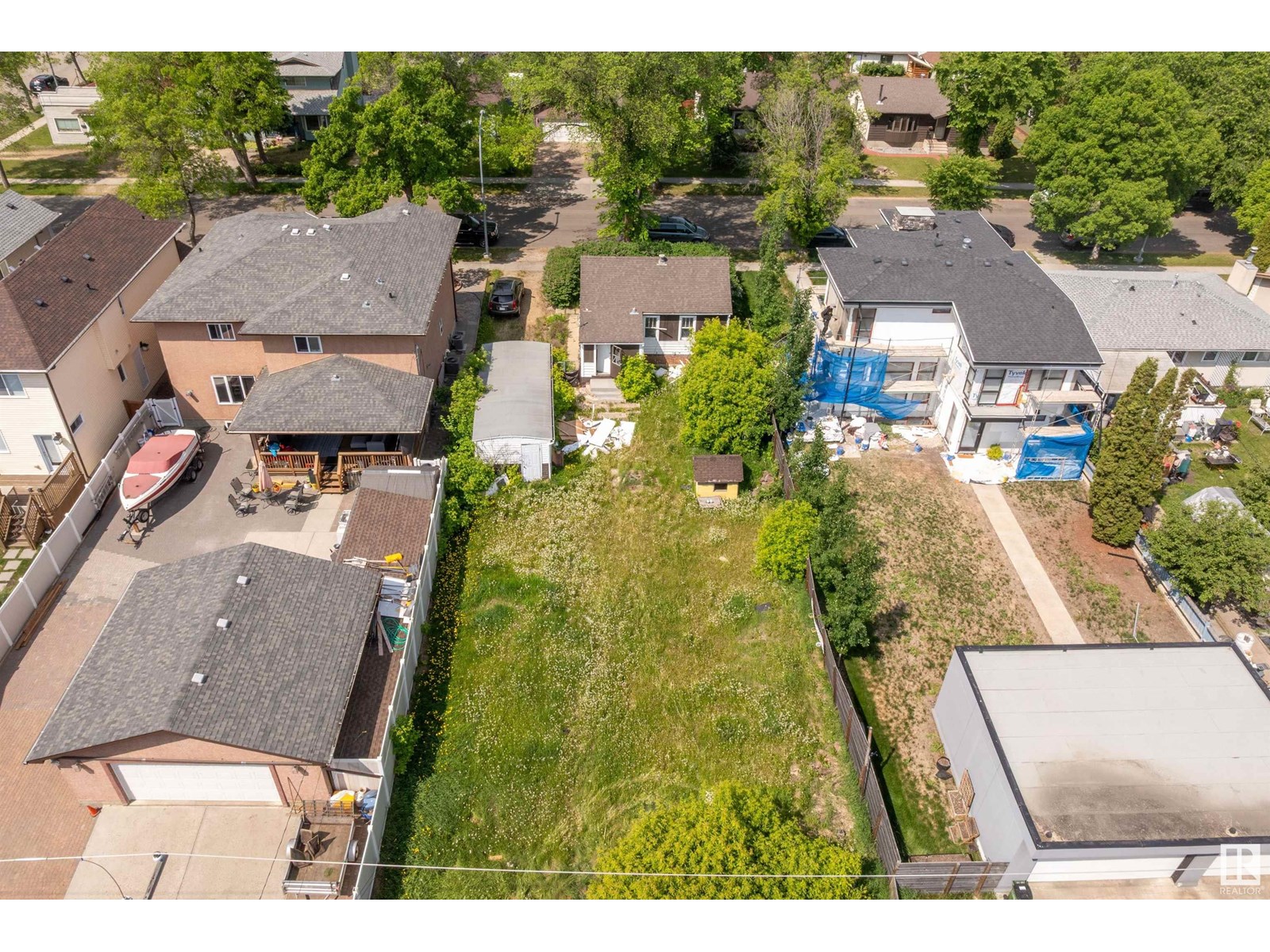 Property at 9715 154 ST NW image 2