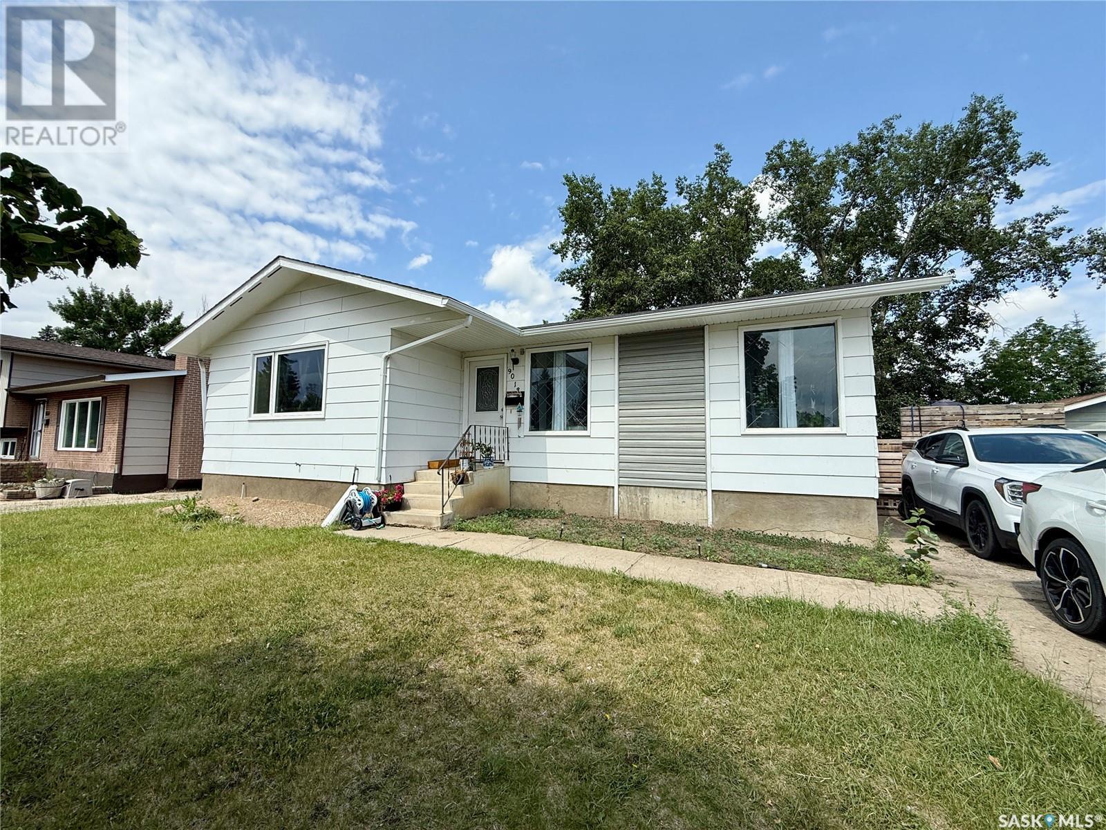 9013 Mitchell AVENUE, north battleford, Saskatchewan