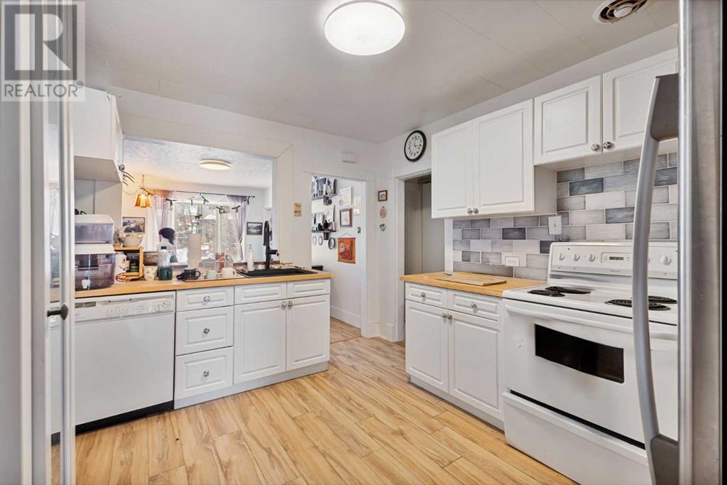 Property at 2311 6 Avenue NW image 4