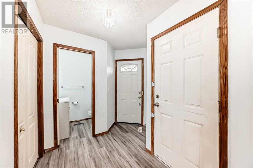 Property at 52 Saddleback Way NE image 3
