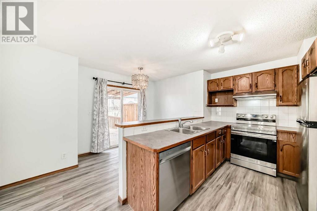 Property at 52 Saddleback Way NE image 5