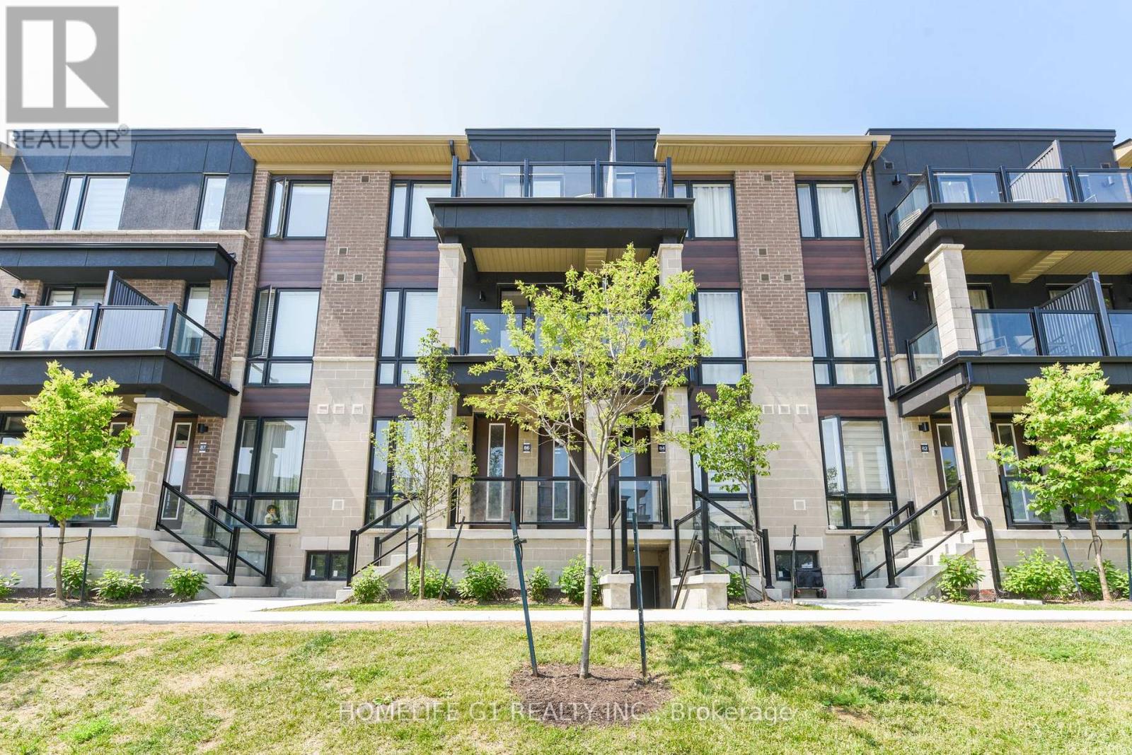 Property at 86 - 25 KNOTSBERRY CIRCLE E image 1