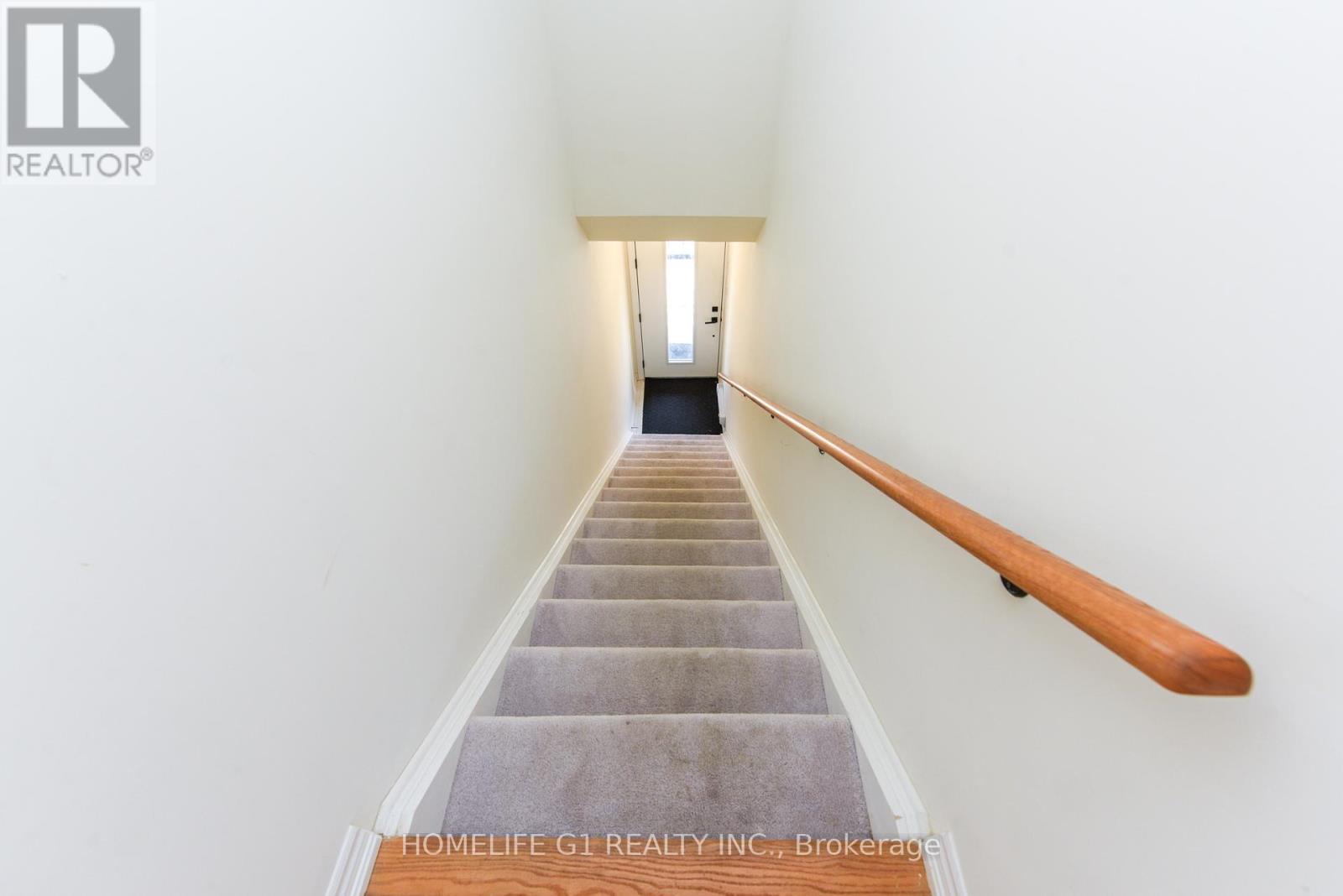 Property at 86 - 25 KNOTSBERRY CIRCLE E image 5