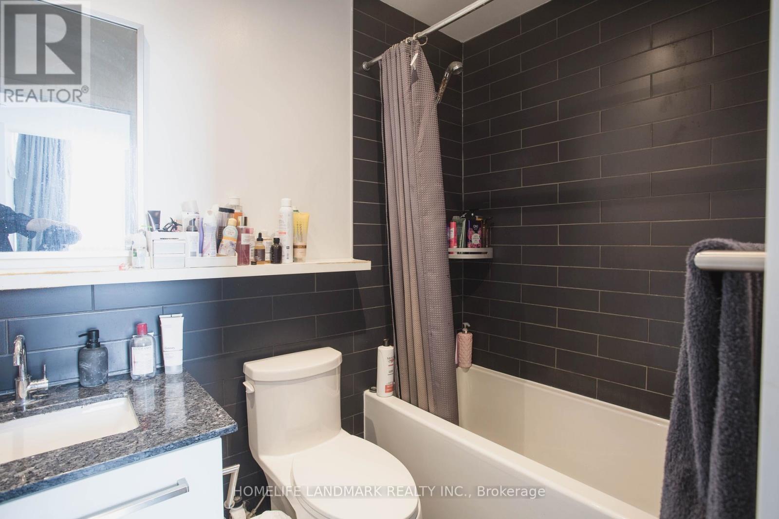 1522 - 160 Flemington Road, Toronto (Yorkdale-Glen Park), Ontario  M6A 1N6 - Photo 12 - W12221790