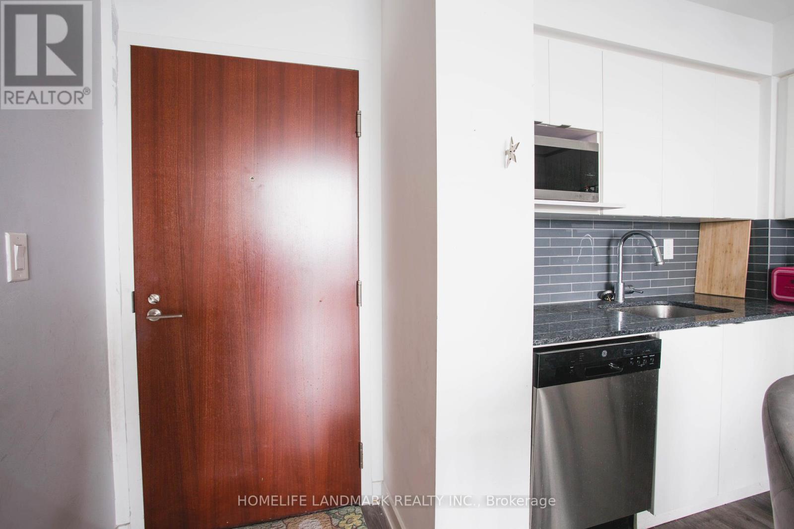 1522 - 160 Flemington Road, Toronto (Yorkdale-Glen Park), Ontario  M6A 1N6 - Photo 16 - W12221790