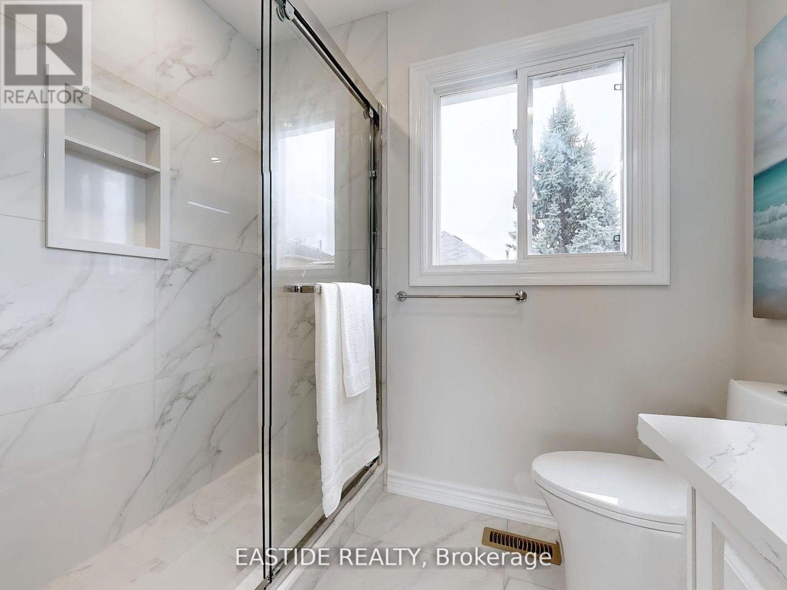 3282 Dragon Drive, Mississauga (Fairview), Ontario  L5B 3G7 - Photo 15 - W12221793