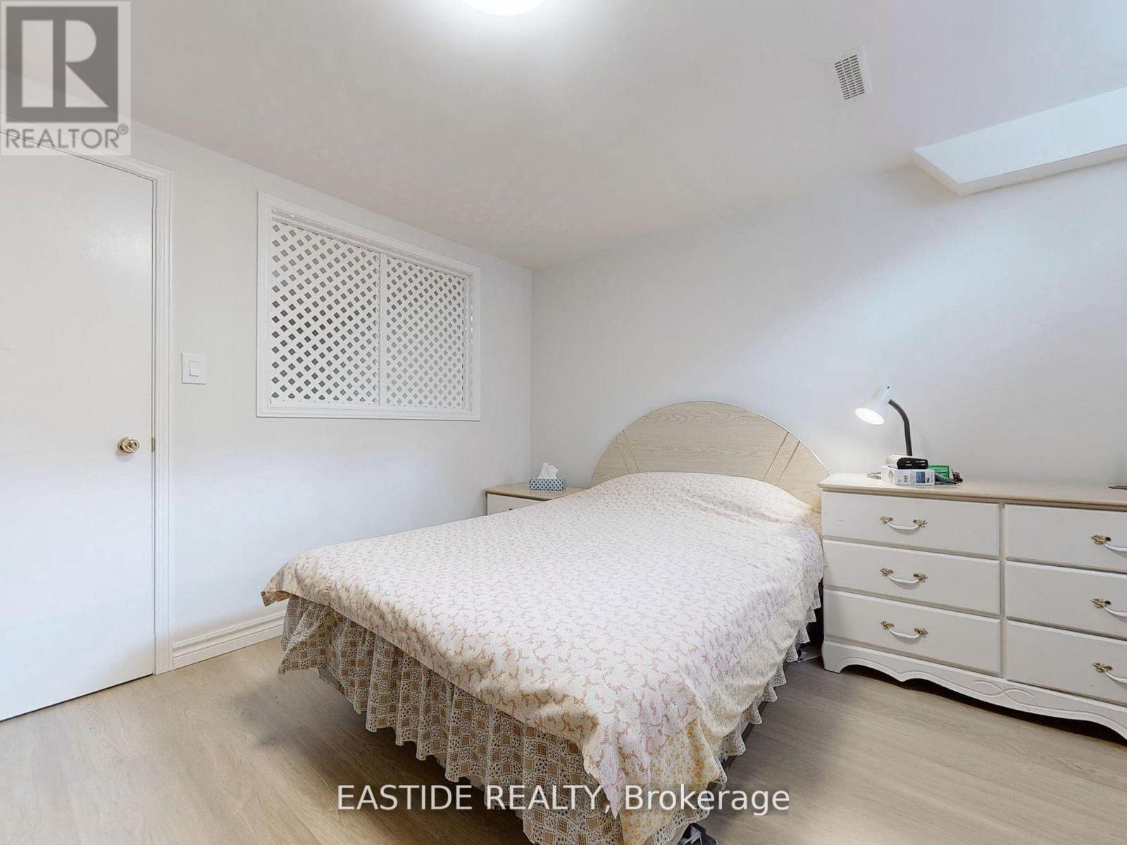 3282 Dragon Drive, Mississauga (Fairview), Ontario  L5B 3G7 - Photo 21 - W12221793