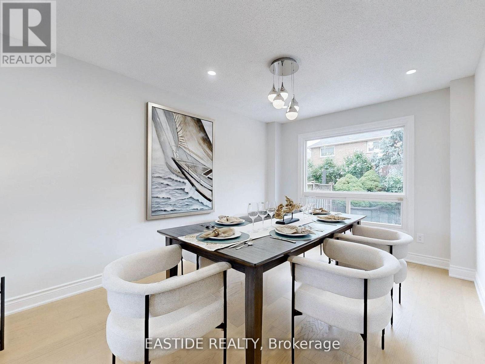 3282 Dragon Drive, Mississauga (Fairview), Ontario  L5B 3G7 - Photo 6 - W12221793