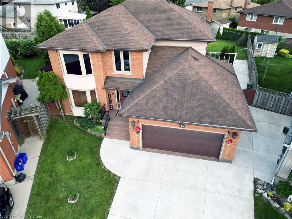Property at 15 TALIA Court image 3