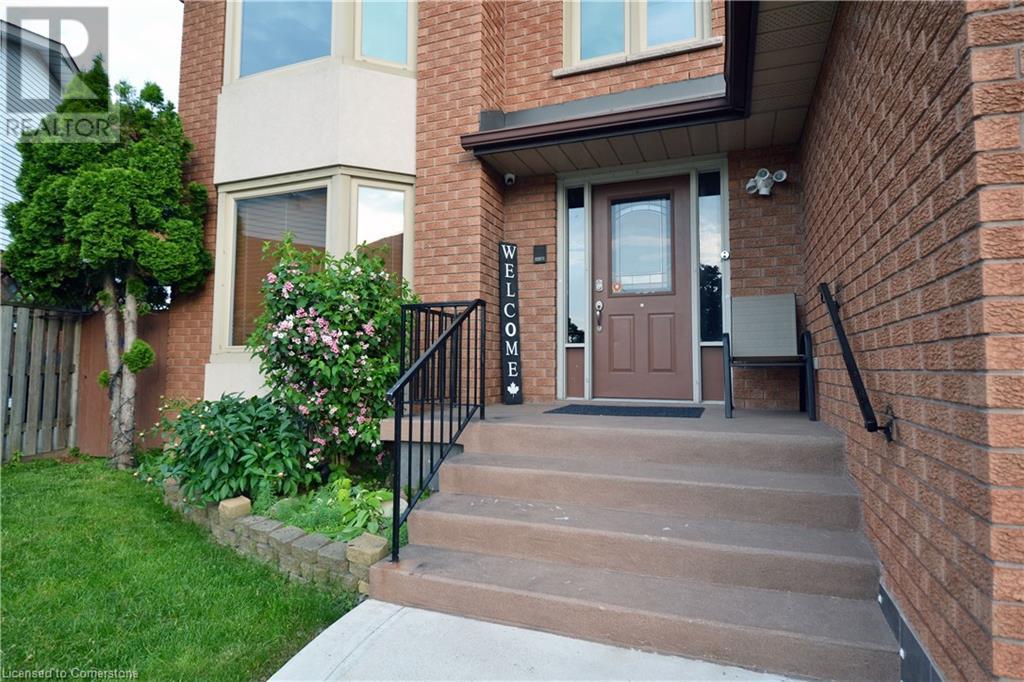 Property at 15 TALIA Court image 4