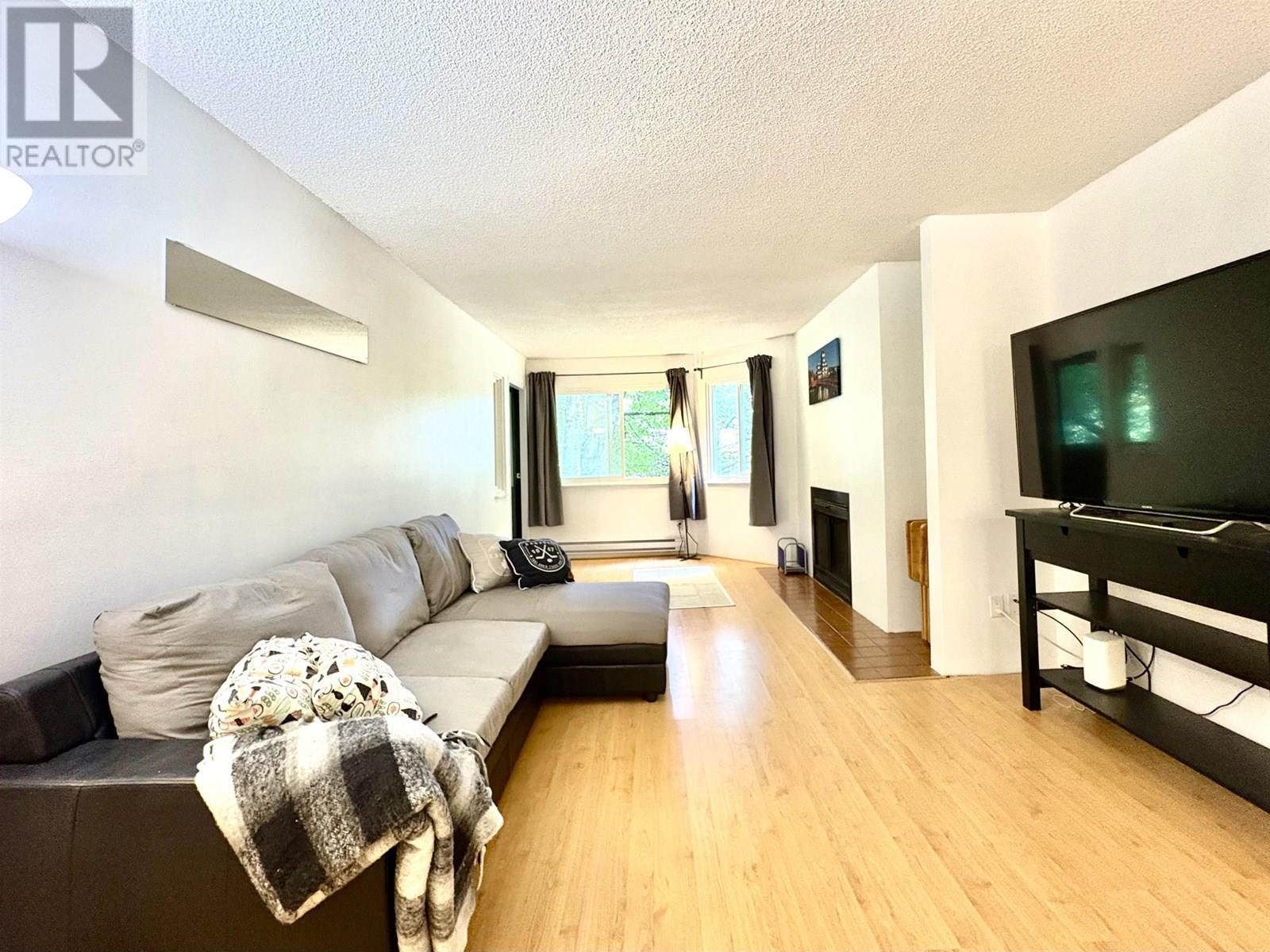 312 9880 MANCHESTER DRIVE, Burnaby, British Columbia