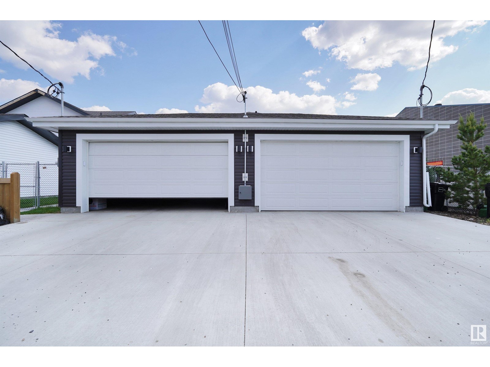 Property at 15822 100A AV NW image 2