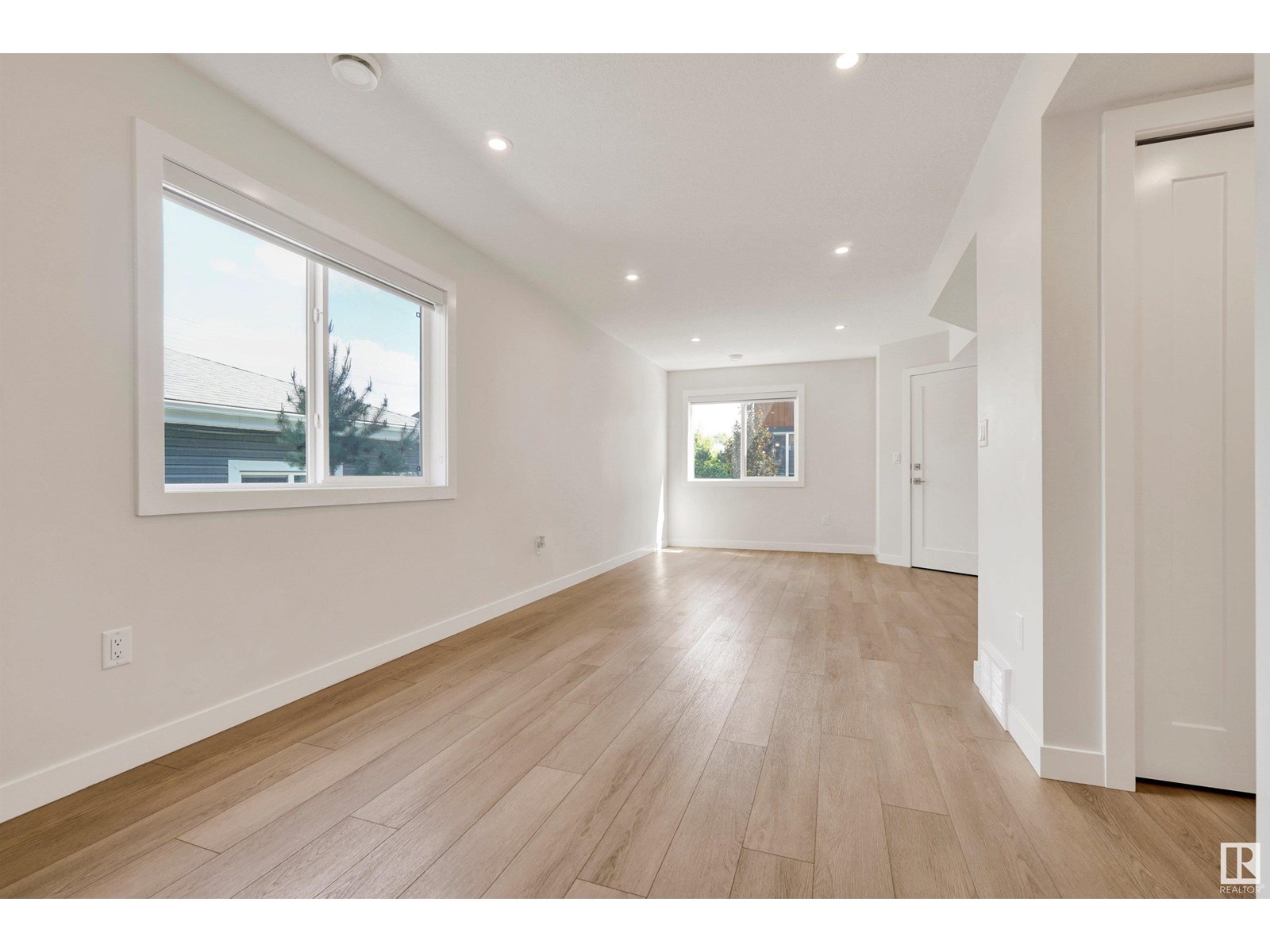Property at 15822 100A AV NW image 5