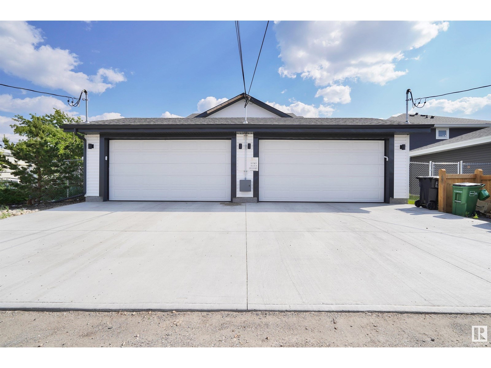 Property at 15812 100A AV NW image 3