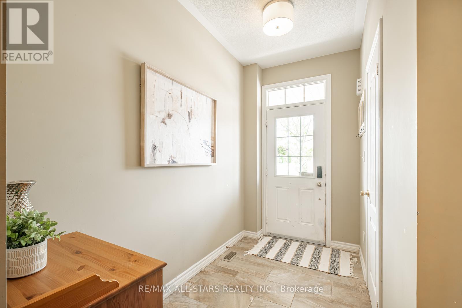 Property at 535 REEVES WAY BOULEVARD image 3