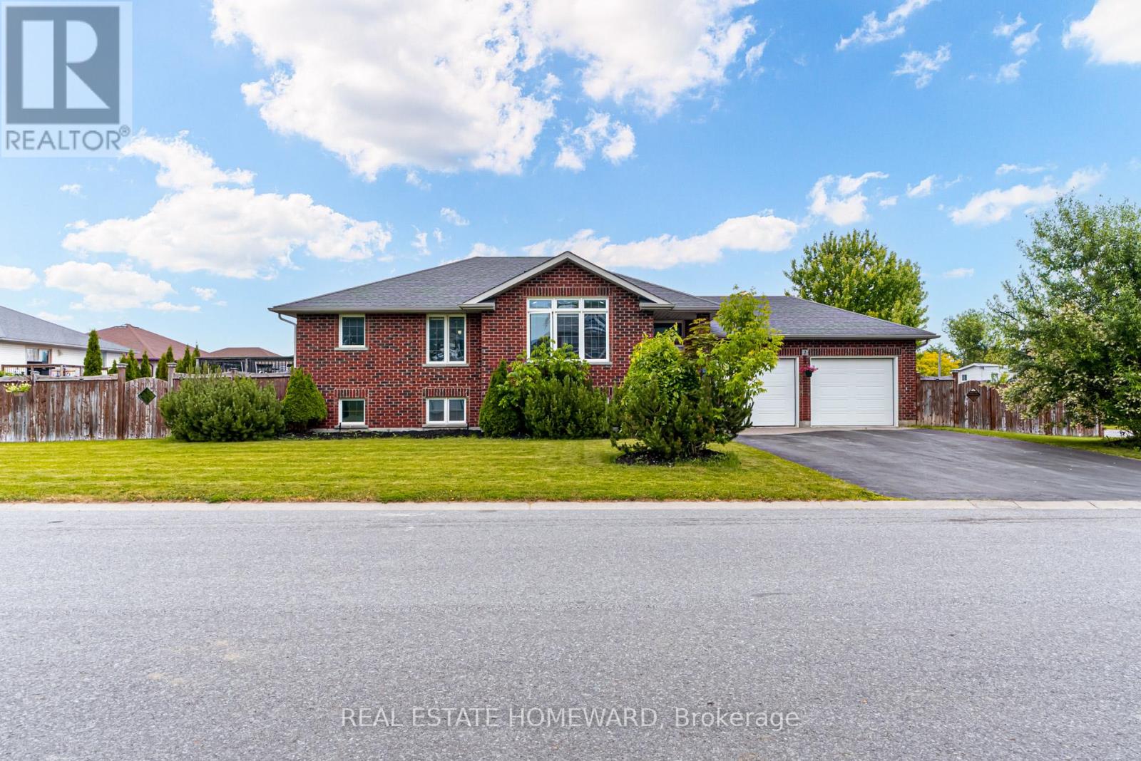 Property at 2 FREEDOM CRESCENT image 1