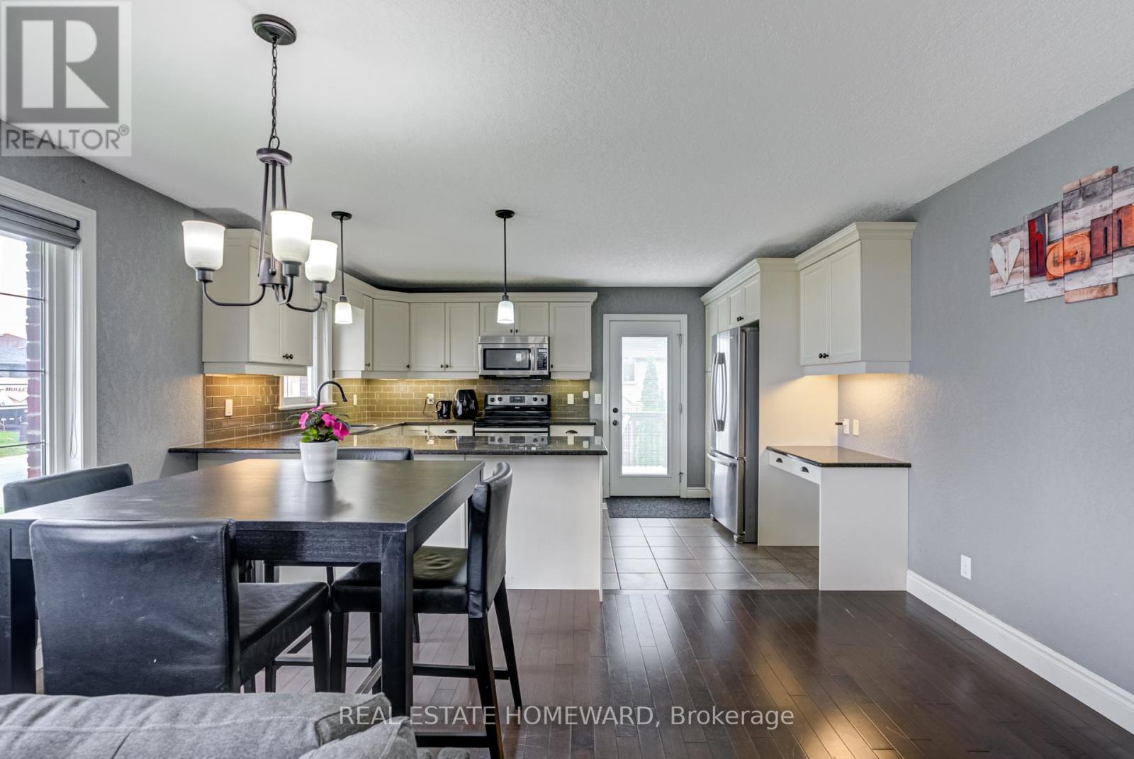 2 Freedom Crescent, Quinte West (Sidney Ward), Ontario  K8V 0C1 - Photo 10 - X12221879