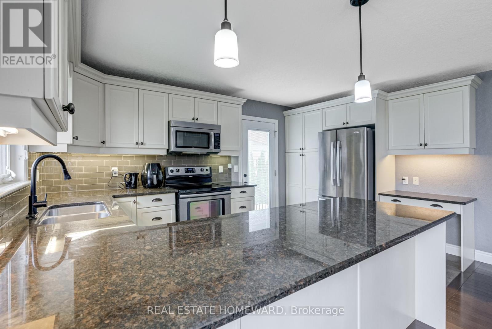 2 Freedom Crescent, Quinte West (Sidney Ward), Ontario  K8V 0C1 - Photo 16 - X12221879