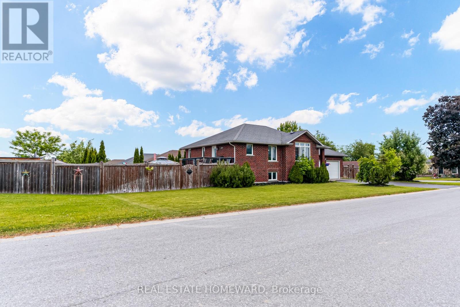 Property at 2 FREEDOM CRESCENT image 2