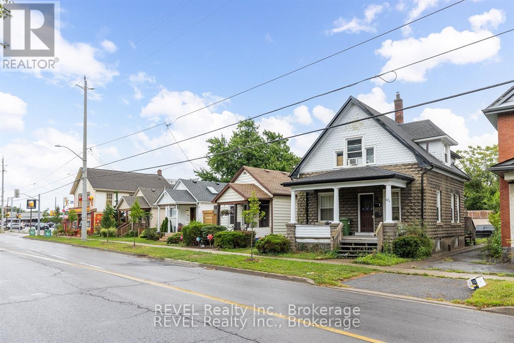 Property at 92 1/2 WELLAND AVENUE image 2