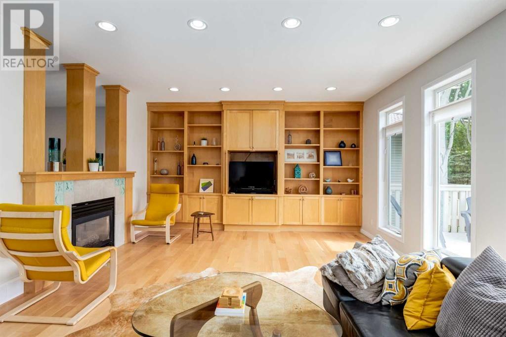 Property at 129 Woodpark Close SW image 5