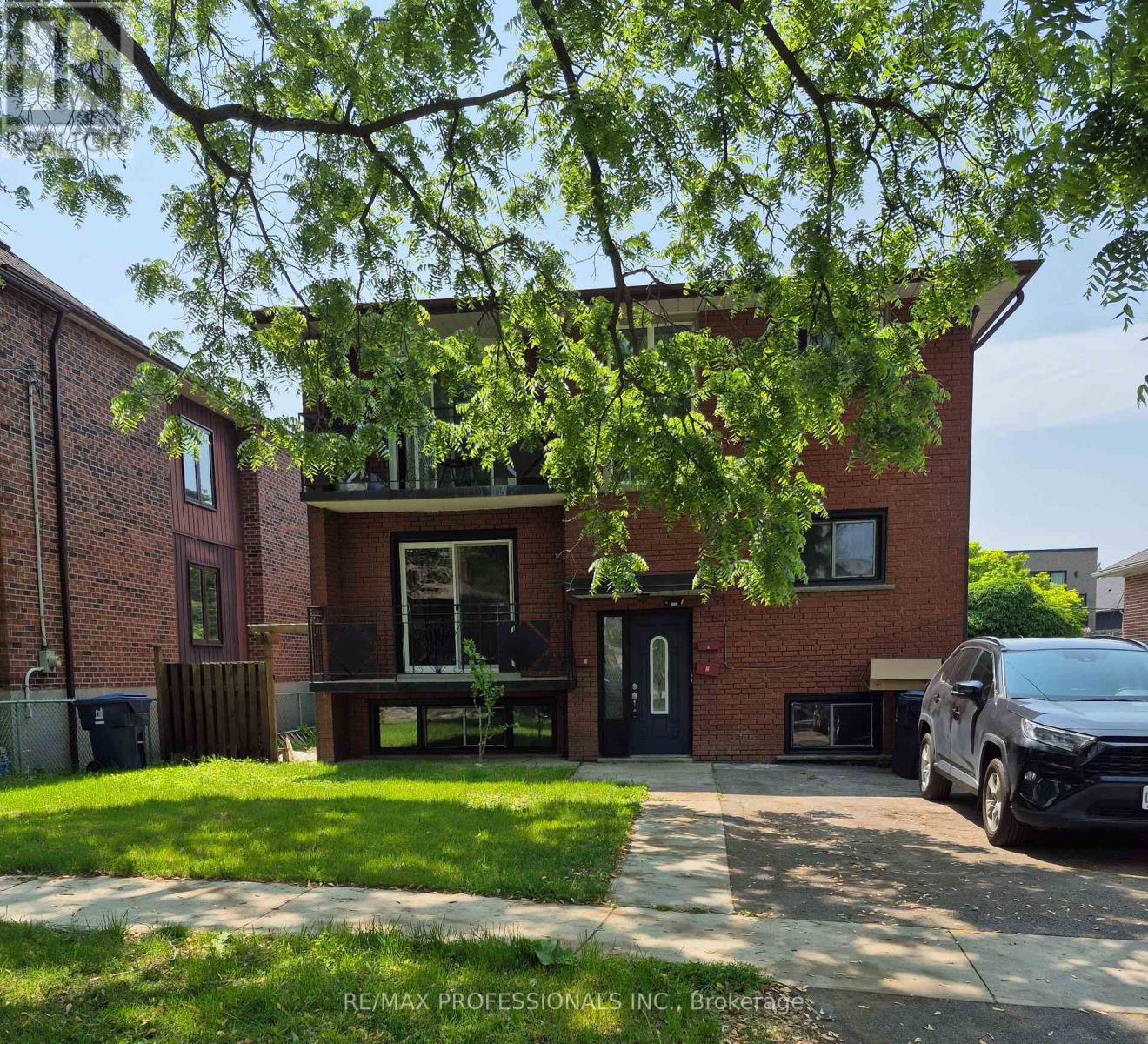 Lower - 9 Branch Avenue, Toronto, Ontario  M8W 1M6 - Photo 1 - W12221941