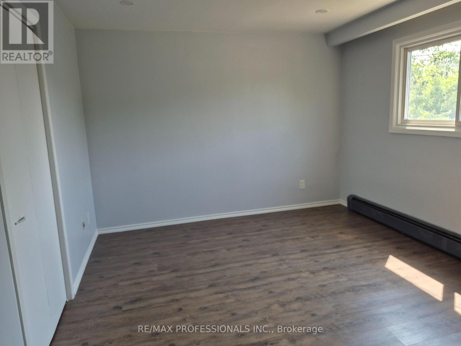 Main - 9 Branch Avenue, Toronto, Ontario  M8W 1M6 - Photo 10 - W12221942