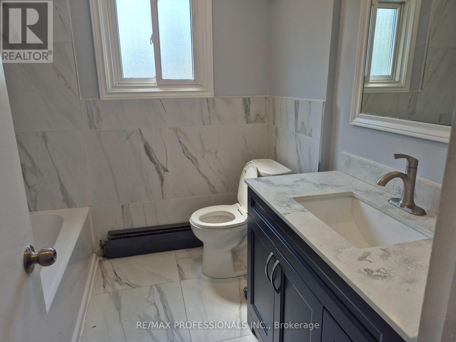 Main - 9 Branch Avenue, Toronto, Ontario  M8W 1M6 - Photo 7 - W12221942