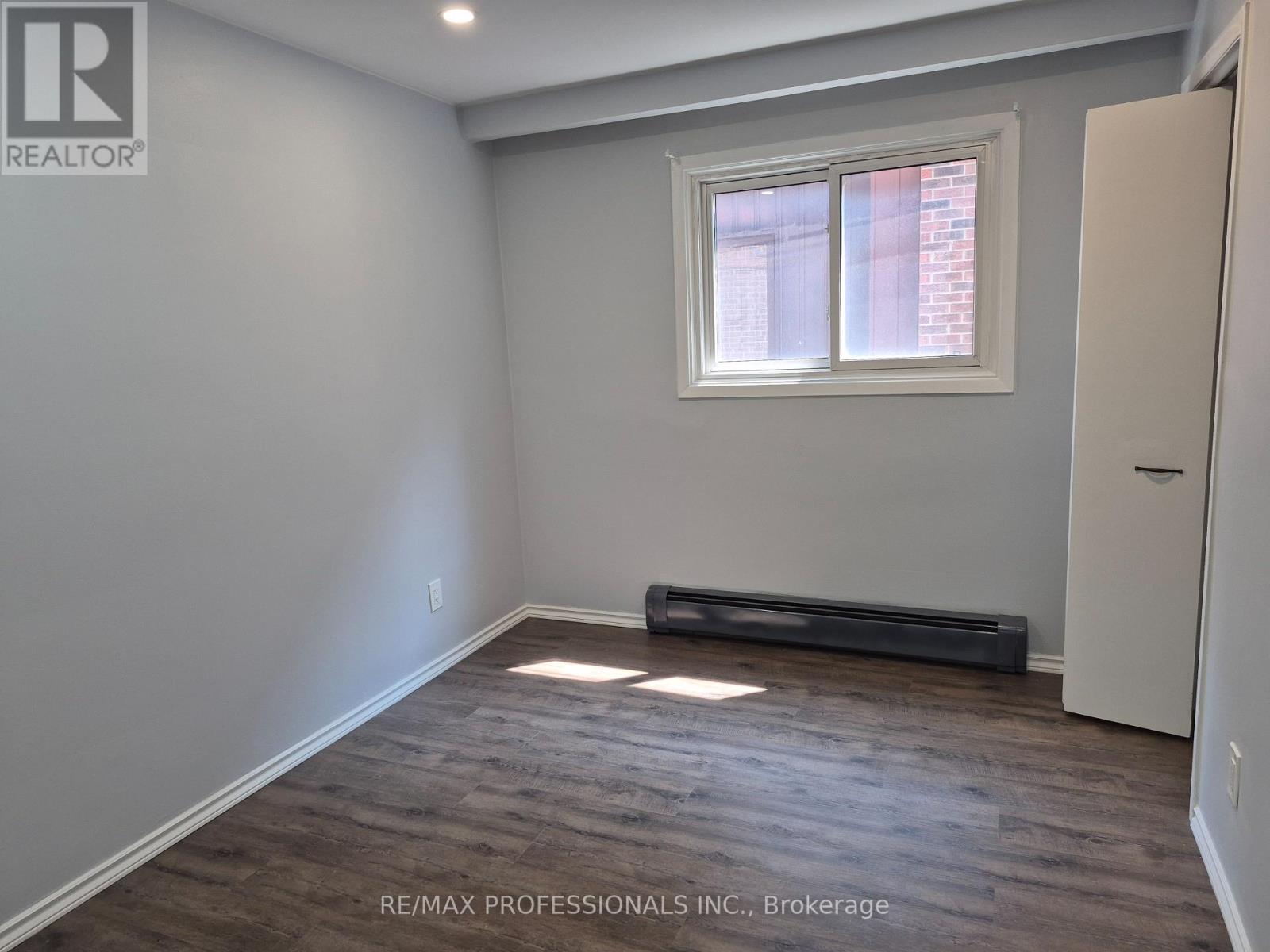 Main - 9 Branch Avenue, Toronto, Ontario  M8W 1M6 - Photo 9 - W12221942