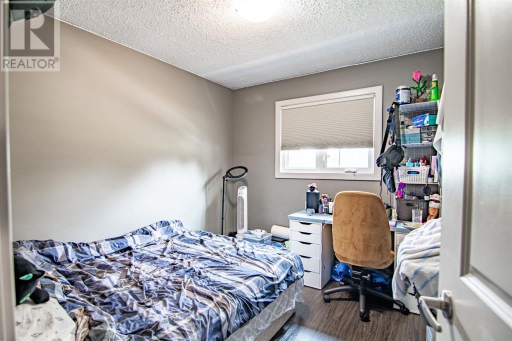 Property at 44 Oyen Crescent image 4