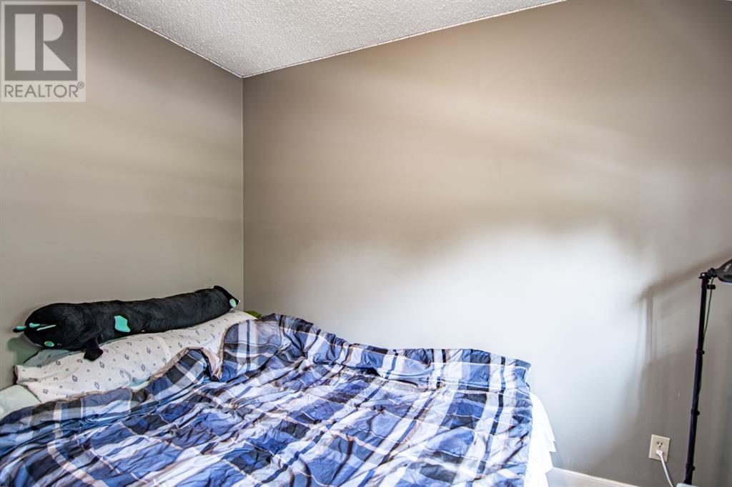 Property at 44 Oyen Crescent image 5