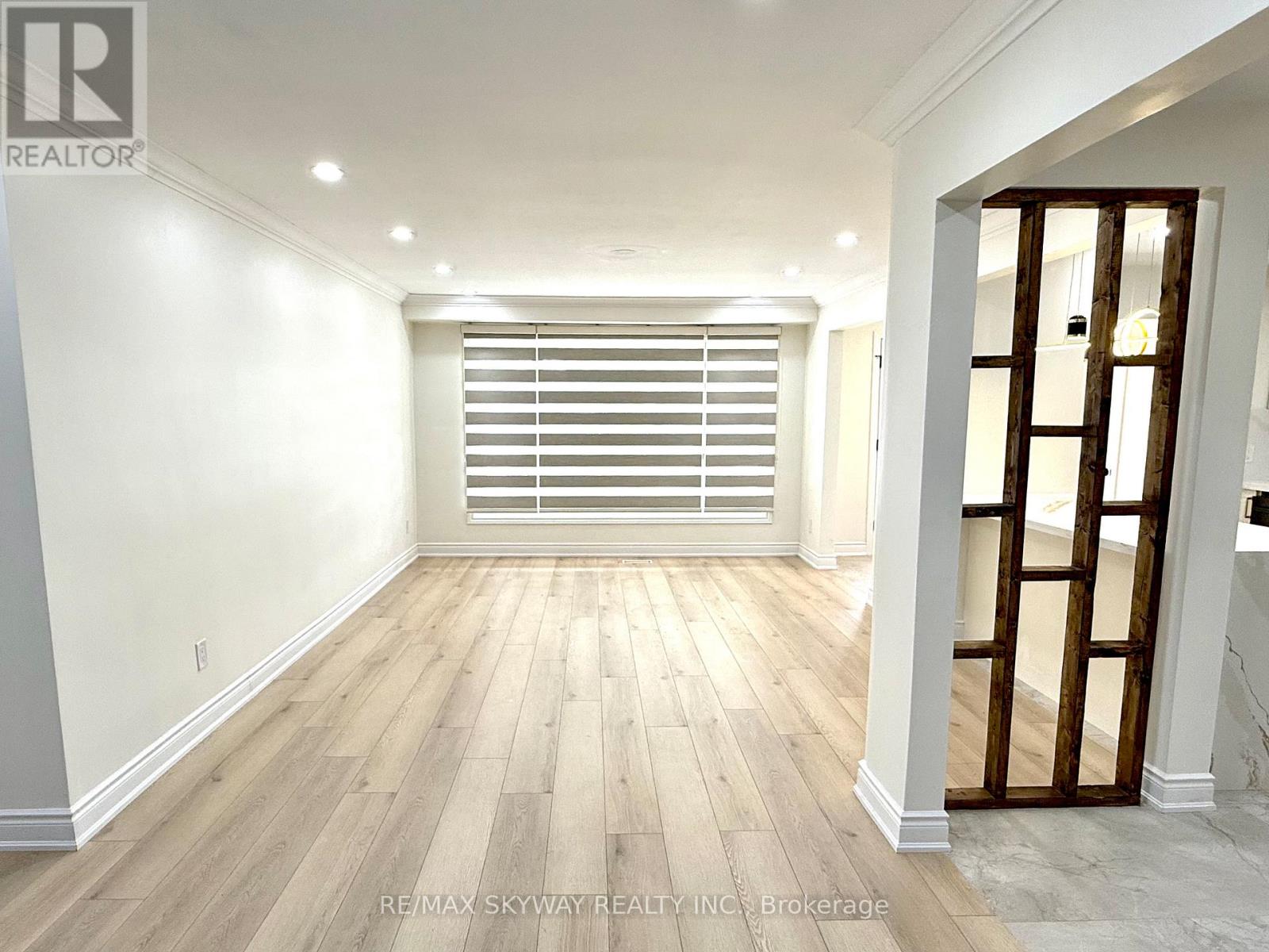 7461 Netherwood Road, Mississauga (Malton), Ontario  L4T 2N7 - Photo 14 - W12221954