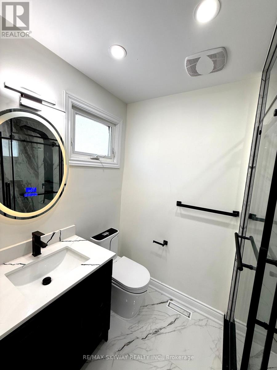 7461 Netherwood Road, Mississauga (Malton), Ontario  L4T 2N7 - Photo 25 - W12221954
