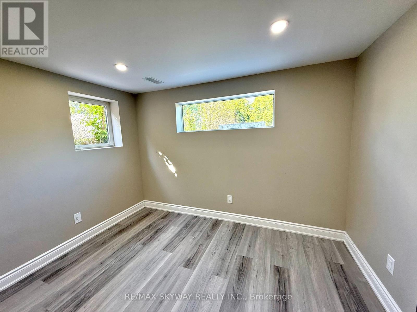 7461 Netherwood Road, Mississauga (Malton), Ontario  L4T 2N7 - Photo 31 - W12221954
