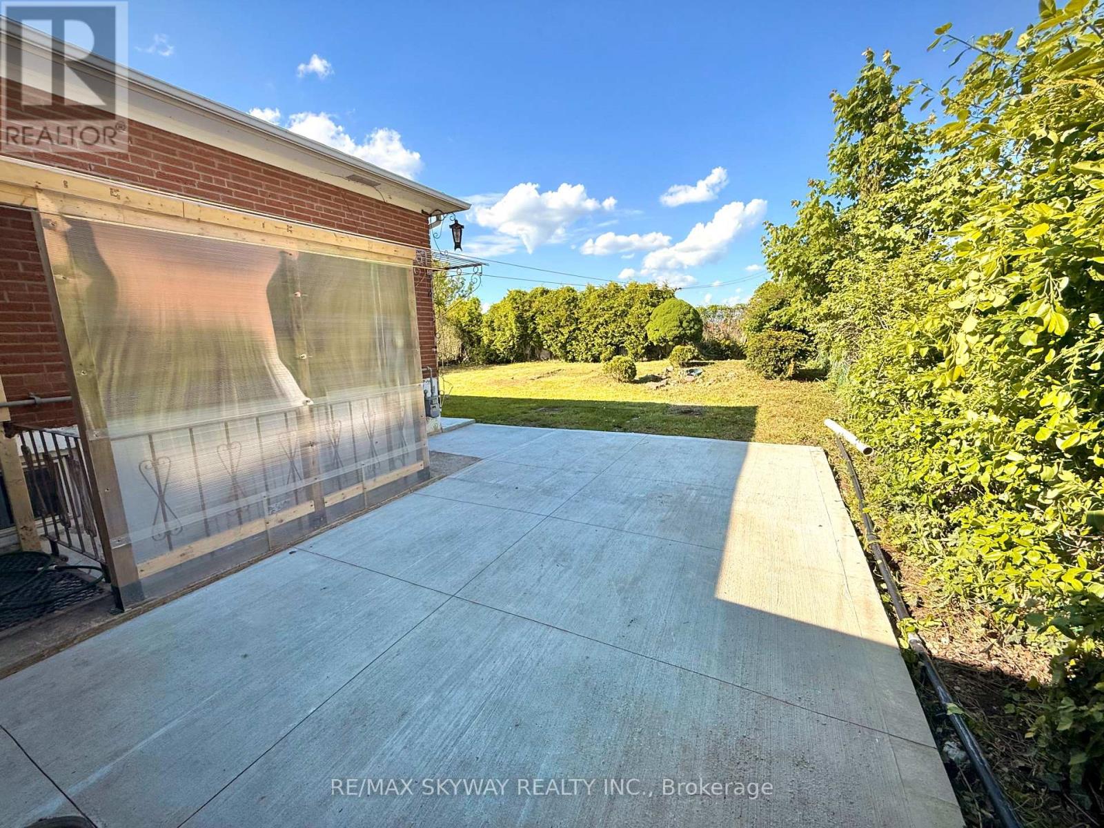 7461 Netherwood Road, Mississauga (Malton), Ontario  L4T 2N7 - Photo 35 - W12221954
