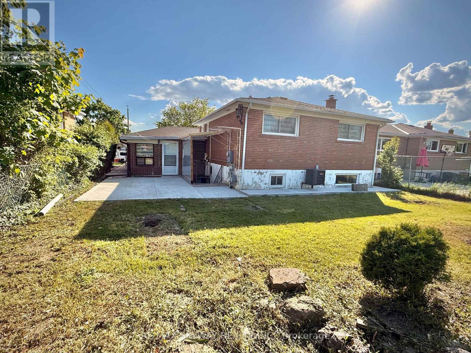 7461 Netherwood Road, Mississauga (Malton), Ontario  L4T 2N7 - Photo 37 - W12221954