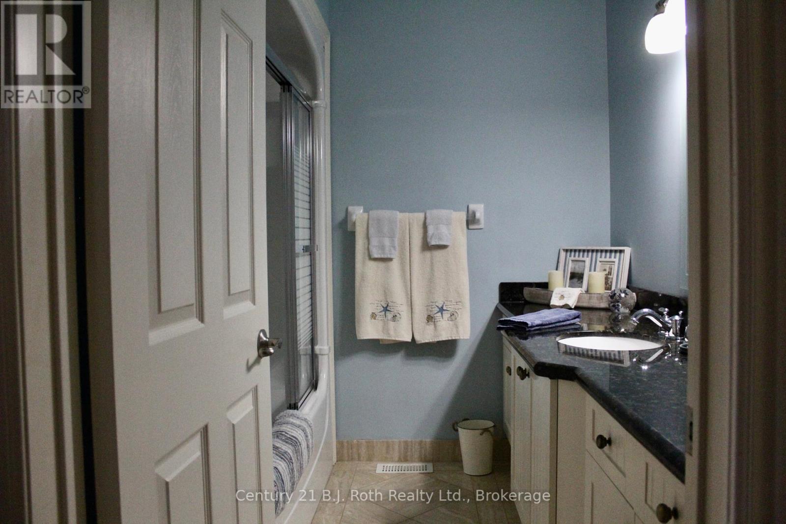 1057 Hurlwood Lane Lane, Severn, Ontario  L3V 6H4 - Photo 23 - S12179059