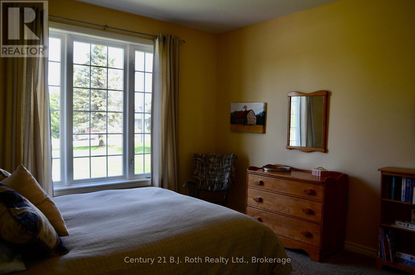 1057 Hurlwood Lane Lane, Severn, Ontario  L3V 6H4 - Photo 21 - S12179059