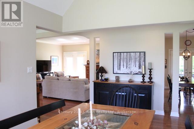 1057 Hurlwood Lane Lane, Severn, Ontario  L3V 6H4 - Photo 8 - S12179059