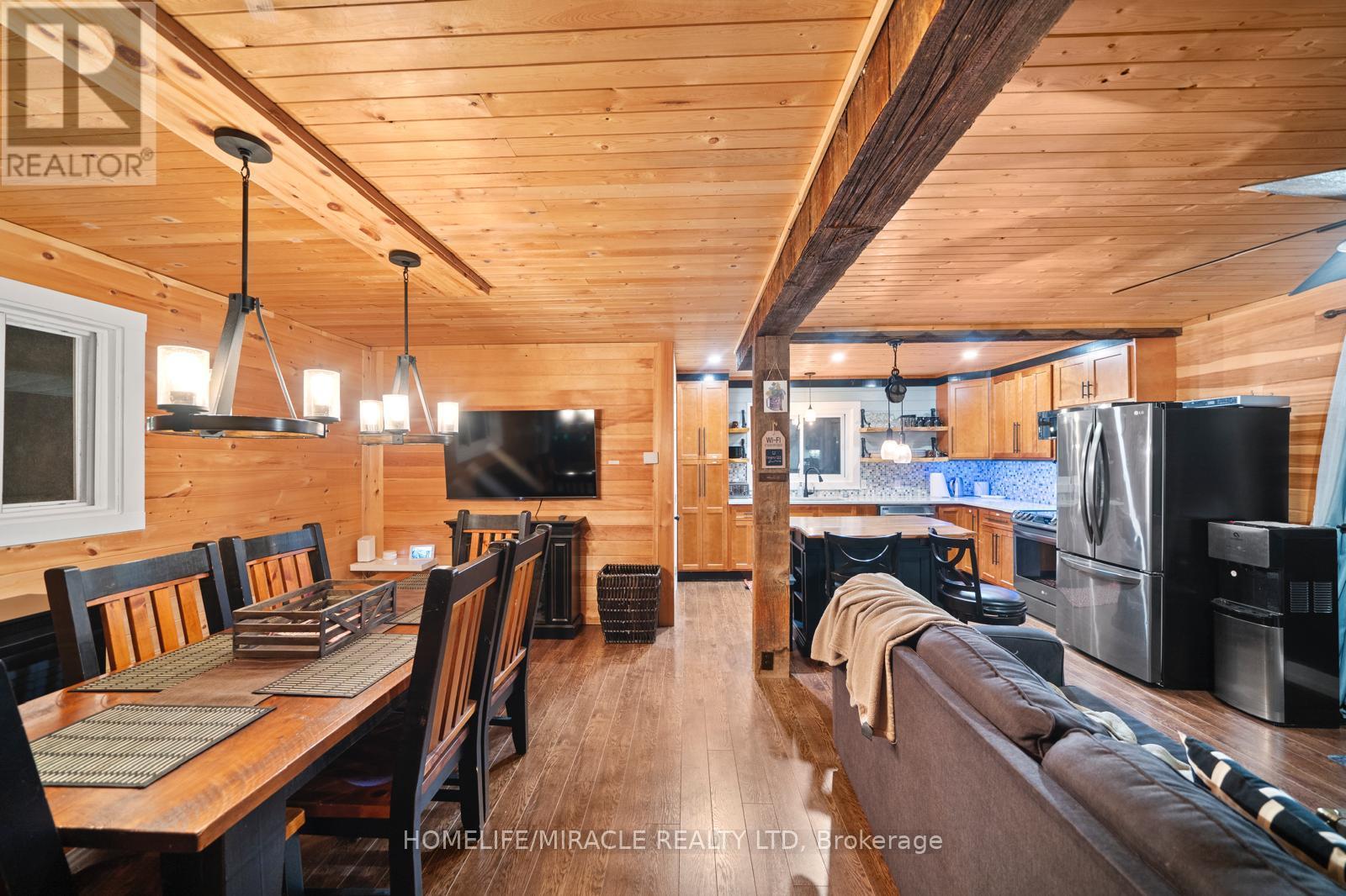 11278 Loyalist Parkway, Prince Edward County, Ontario  K0K 2T0 - Photo 10 - X12221986