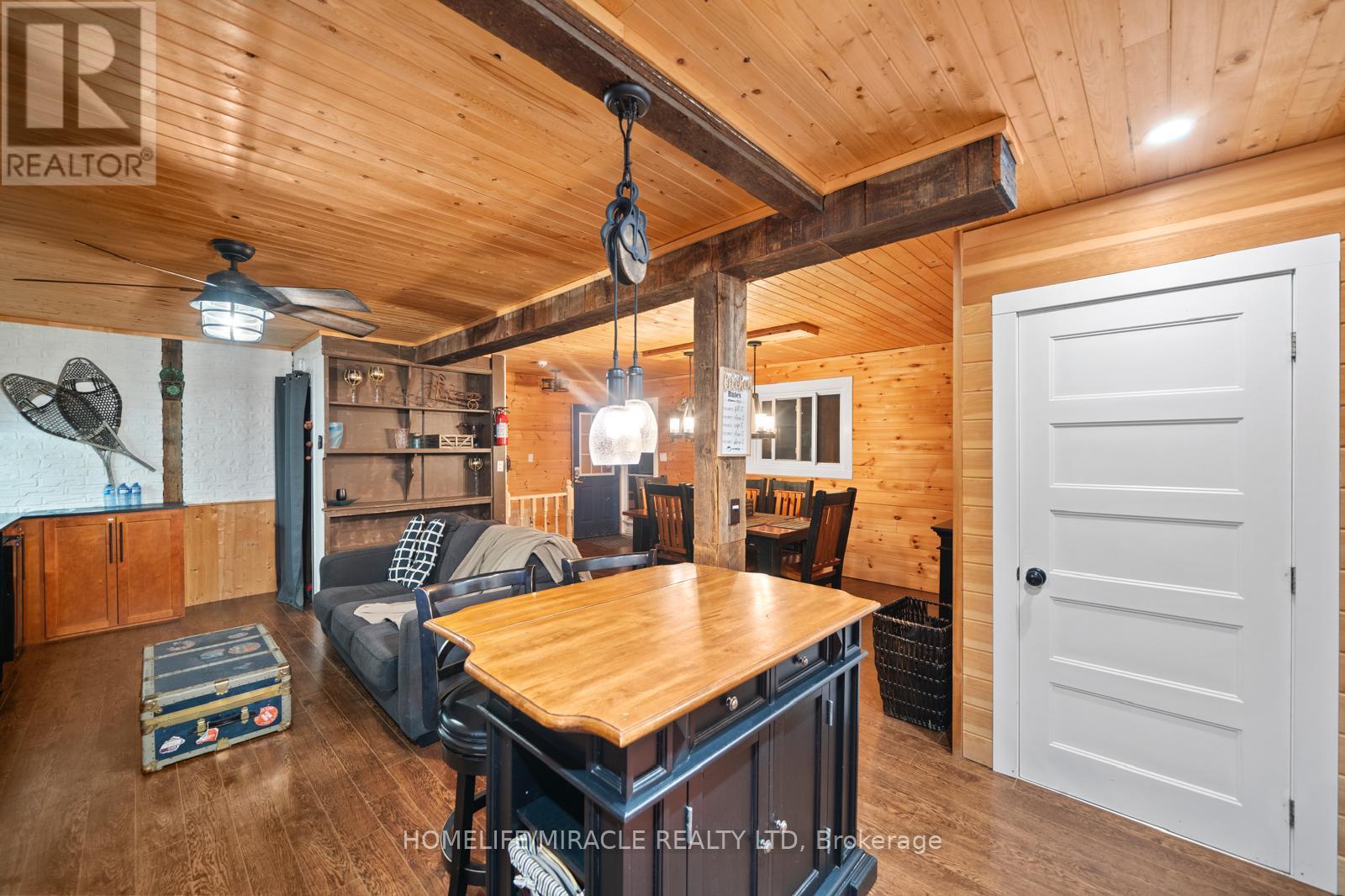 11278 Loyalist Parkway, Prince Edward County, Ontario  K0K 2T0 - Photo 18 - X12221986