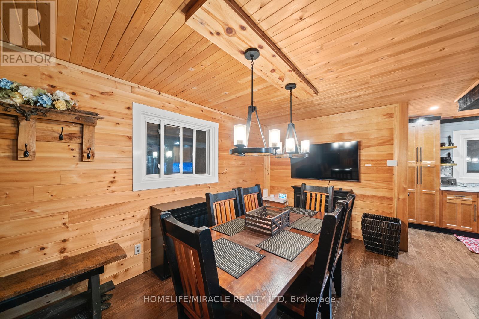 11278 Loyalist Parkway, Prince Edward County, Ontario  K0K 2T0 - Photo 12 - X12221986
